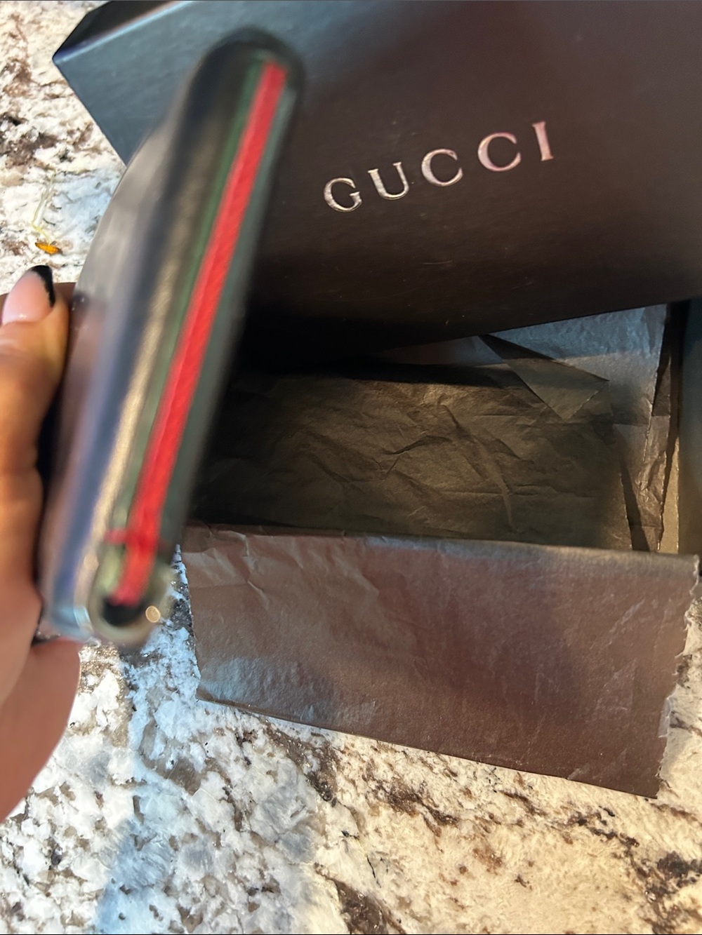 Gucci Black Leather Men's Bifold Wallet with Subtle Logo